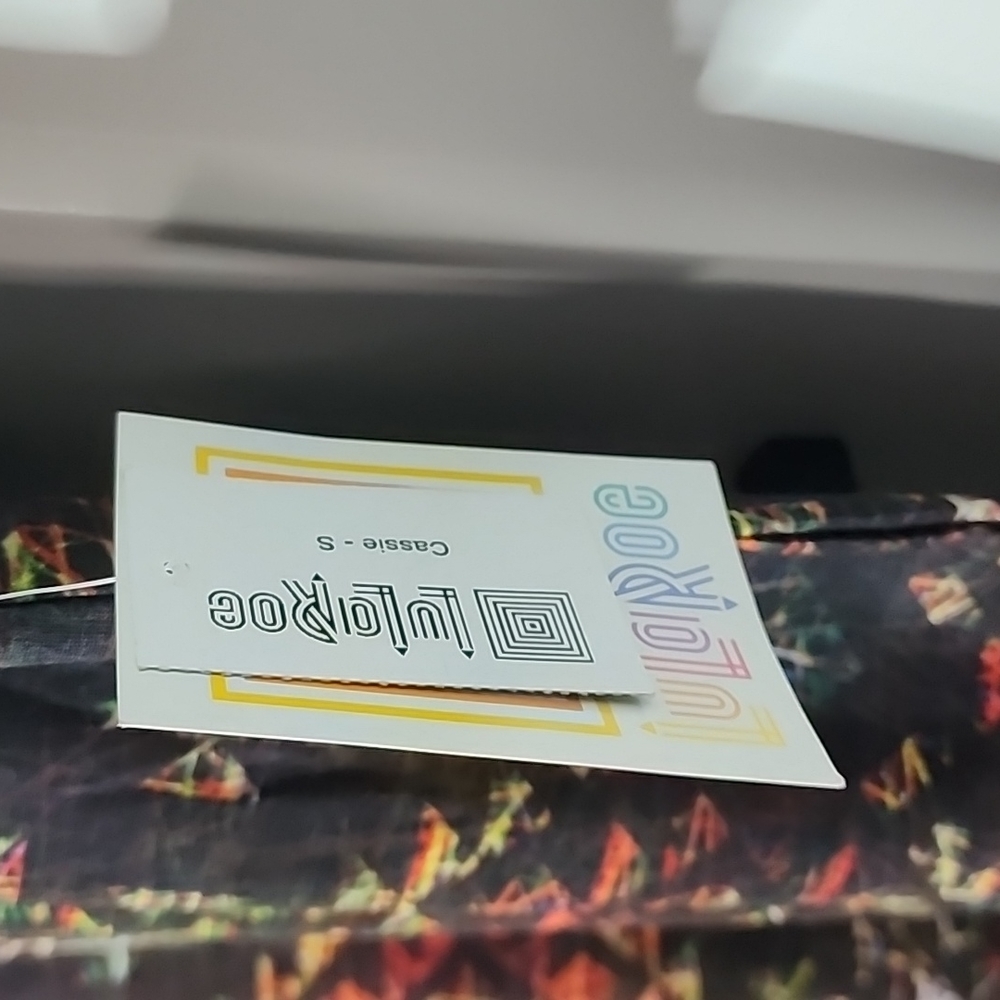 LuLaRoe Cassie Skirt - Picture 3 of 7